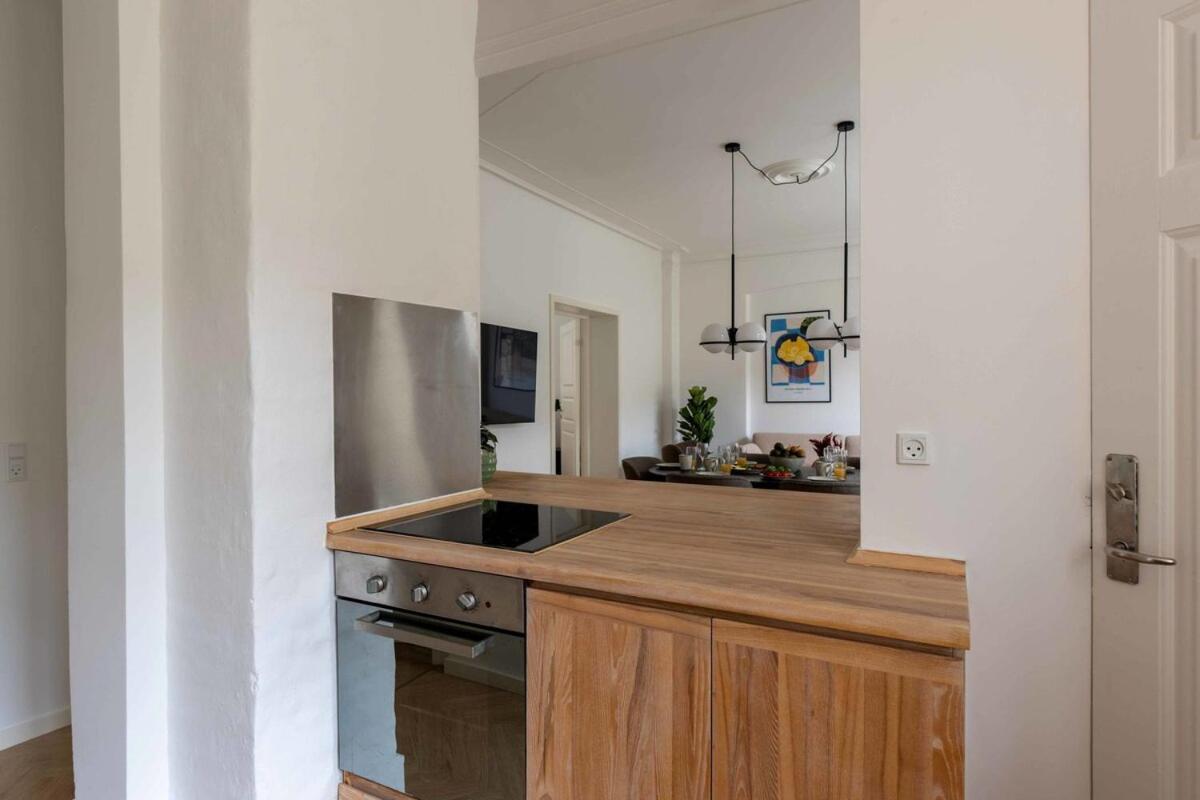 Stylish And Bright 2 Bedroom In Cph N Apartment