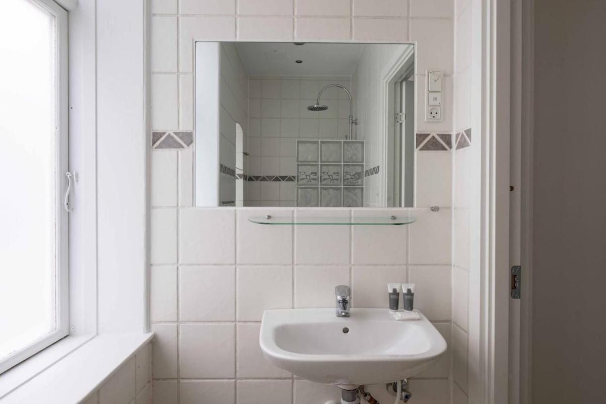 Stylish And Bright 2 Bedroom In Cph N